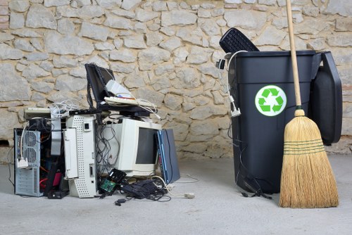 Environmentally-friendly flat clearance in Hounslow